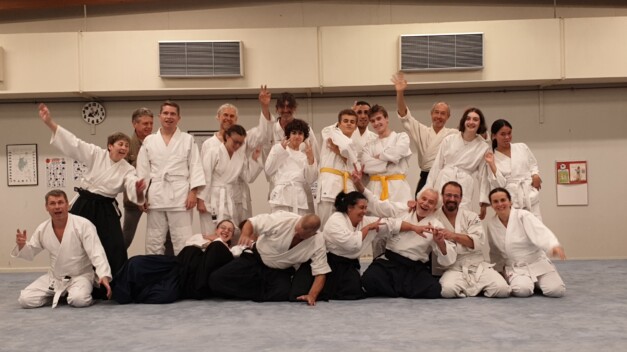 Photo de groupe marrante - club aïkido Cognac